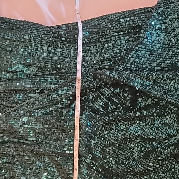 Belle Badgley Mischka emerald sequin dress, size 10 - Picture 5 of 11